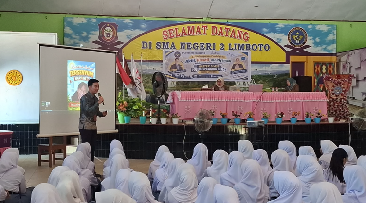 Gelar Master Class Public Speaking Gen-Z, SMAN 2 Limboto Undang Fellix Rimba Jadi Narasumber